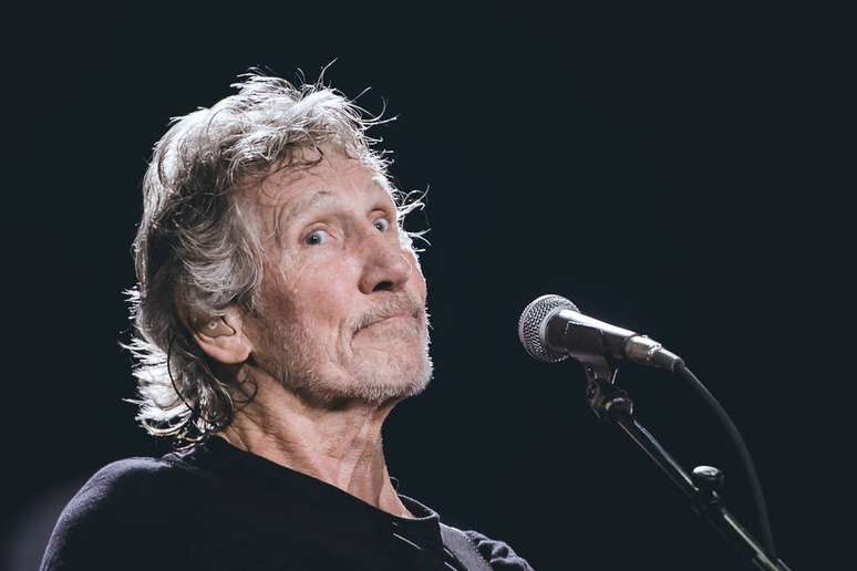 Em seu primeiro show da nova turnê, Roger Waters dividiu o estádio