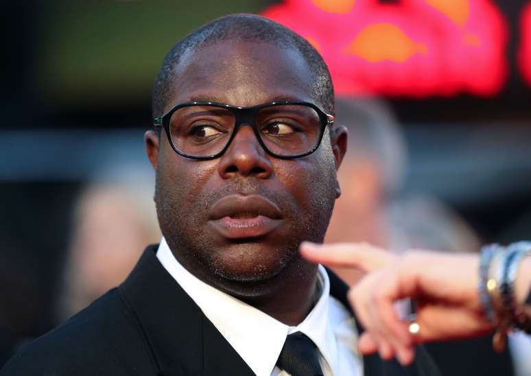 O diretor de cinema Steve McQueen chega &agrave; estreia europeia de "Widows" no Festival de Cinema de Londres, na Inglaterra
10/10/2018
REUTERS/Simon Dawson 