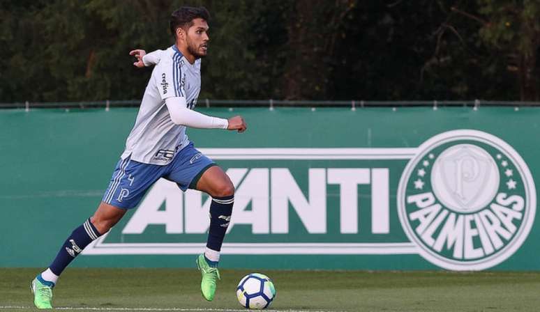 Zagueiro Nico Freire pode ser o único defensor canhoto à disposição (Cesar Greco/Ag Palmeiras/Divulgação)