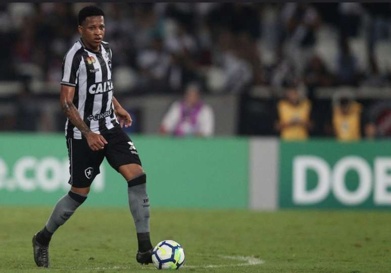 Bochecha, de 22 anos, chegou ao seu 14º jogo na temporada (Foto: Vítor Silva/SSPress/Botafogo)