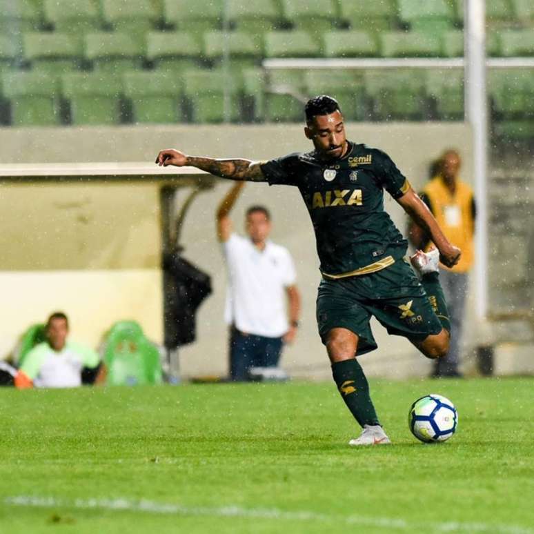Robinho foi emprestado pelo Fluminense e fica no Coelho até o fim da temporada- Mourão Panda