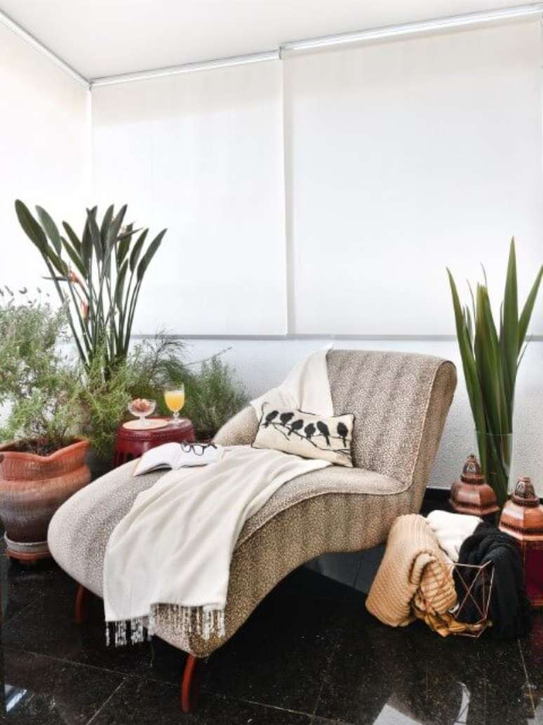 65. Espregui&ccedil;adeira de oncinha em cantinho da leitura. Projeto de Tetriz Arquitetura