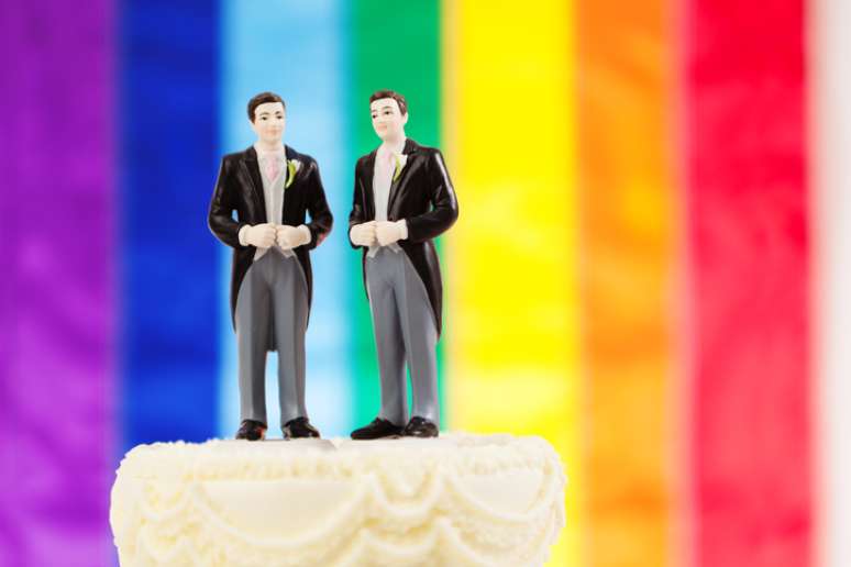 Recusa de padaria em fazer bolo favorável a casamento gay não é discriminatória, diz corte britânica