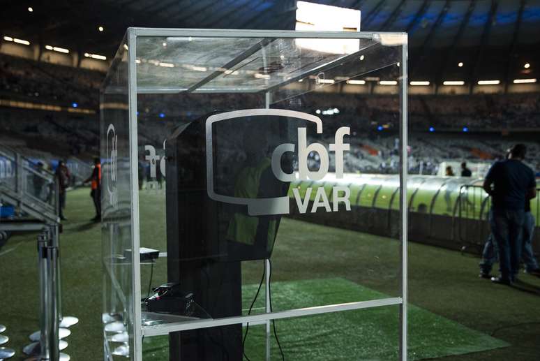 &Aacute;rbitro de v&iacute;deo pode ser utilizado no Brasileir&atilde;o ainda em 2018