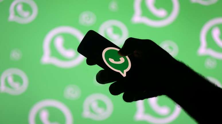 WhatsApp tem sido bastante usado para disseminar notícias falsas no período eleitoral