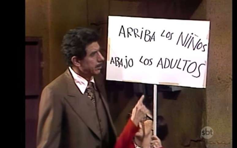 Professor Girafales e Chiquinha, em episódio do Dia das Crianças.