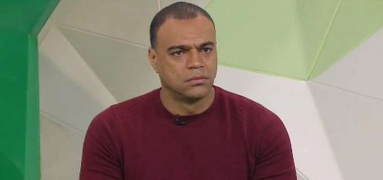 Denílson seca provoca o Timão em programa de TV (Foto: Reprodução de internet)