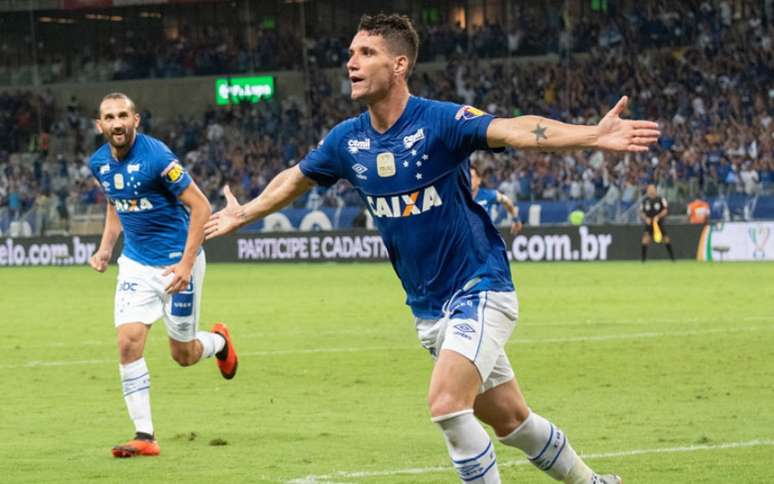 Thiago Neves fez o gol da vitória do Cruzeiro