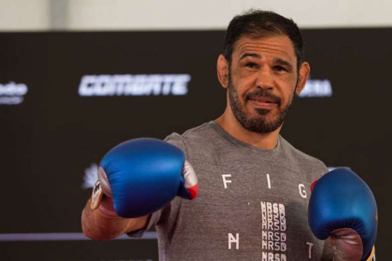 Com 42 anos, Rogério Minotouro ainda luta pelo UFC, mas já projeta seu futuro (Foto: Getty Images/UFC)