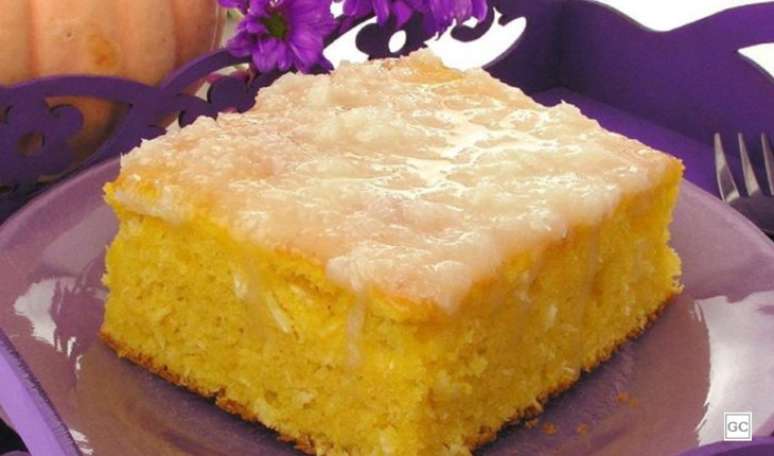 15. Bolo de abóbora com coco 