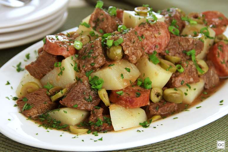 Carne com calabresa na pressão