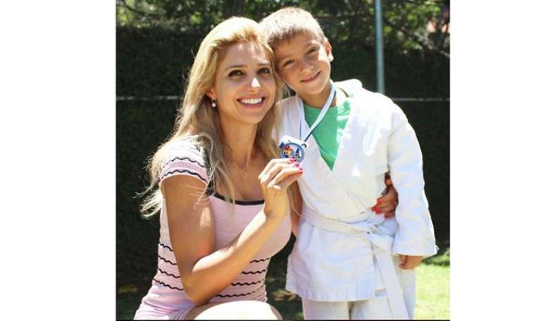 Quando seu filho caçula completou dois anos, Fabiana resolveu mudar seu estilo de vida, entrando na academia e depois mudando seus hábitos alimentares 