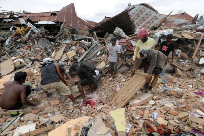 Sismo deixou mais de cinco mil desaparecidos.