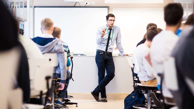 Na Estônia, os professores tiveram um incremento de renda de 80% na última década. Hoje, o salário-base dos docentes é de 1150 euros