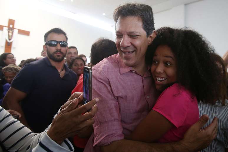 Fernando Haddad, candidato à Presidência do Brasil pelo PT, após missa em São Paulo  12/10/2018 REUTERS/Amanda Perobelli