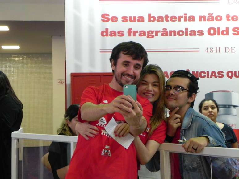 Leon Martins e Nilce Moretto são um casal e ambos produzem conteúdo para o Youtube e diversas plataformas digitais