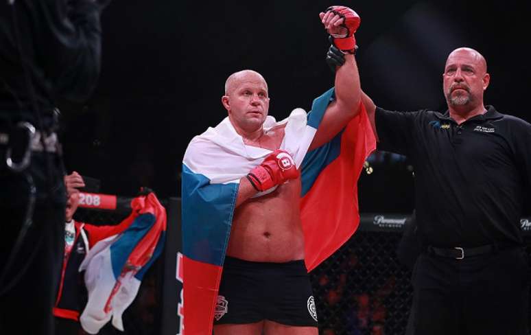 Fedor Emelianenko nocauteou o polêmico Chael Sonnen ainda no primeiro round (Foto: Dave Mandel/MMA Junkie)