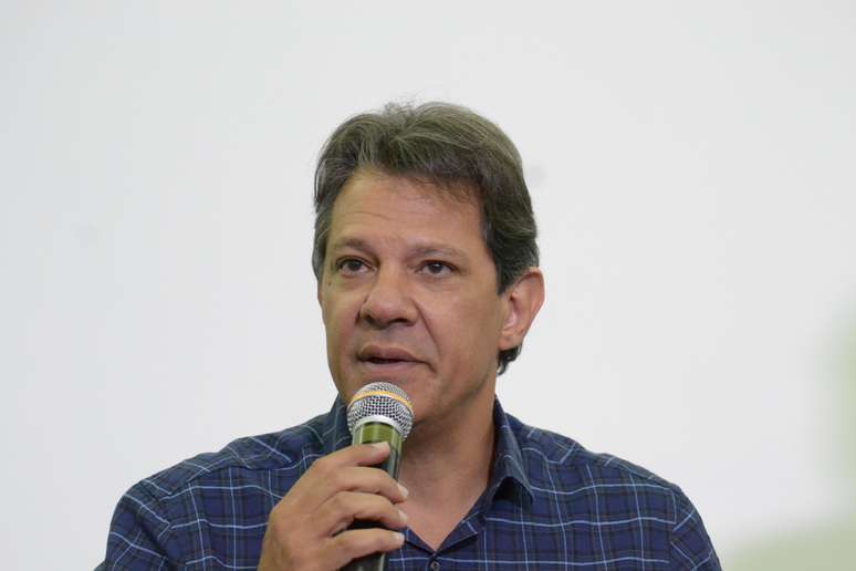 Haddad afirmou que quer apoio do ex-presidente Fernando Henrique Cardoso em nome da democracia