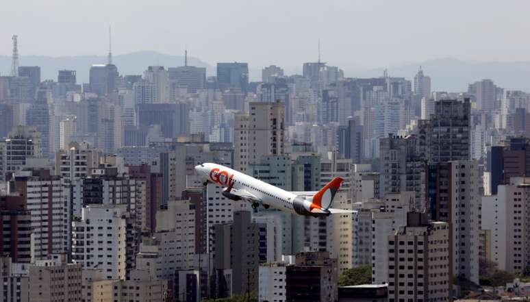 Avião da Gol decola do aeroporto de Congonhas em São Paulo 11/09/2017 REUTERS/Paulo Whitaker