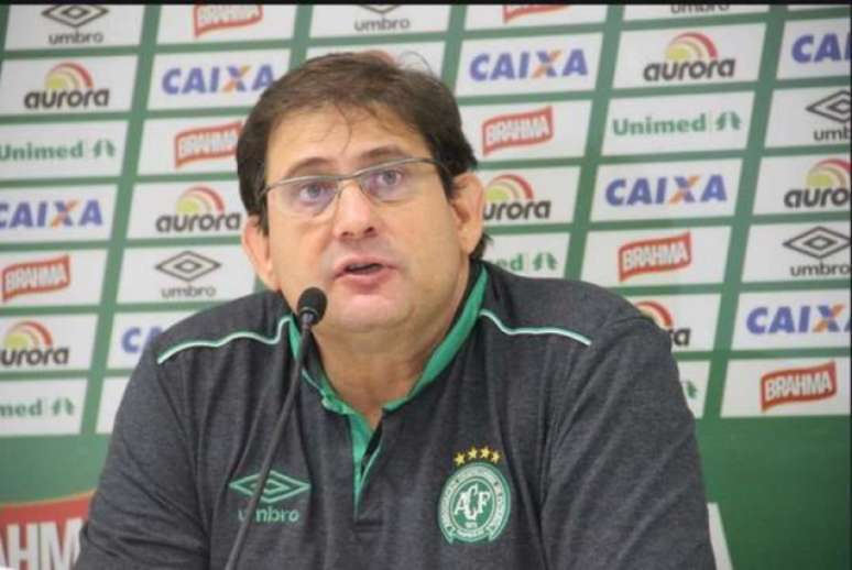 Guto Ferreira encerrou sua segunda passagem pela Chape com aproveitamento de 33% (Chapecoense/Site oficial)