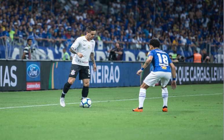 Rafinha(camisa 18) deve começar o jogo, mas se precisar, o camisa 10 da Raposa poderá entrar- Warley Neves Soares