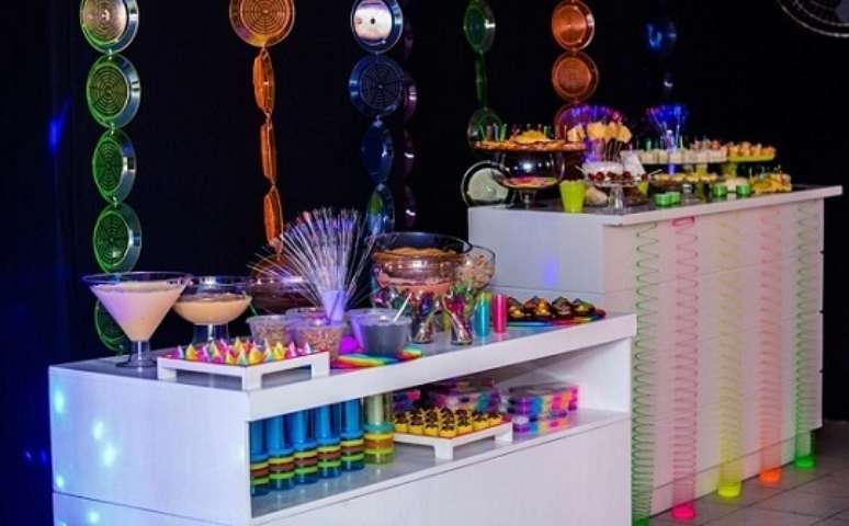 14. As molas coloridas s&atilde;o um toque divertido na decora&ccedil;&atilde;o. Foto de Pinterest