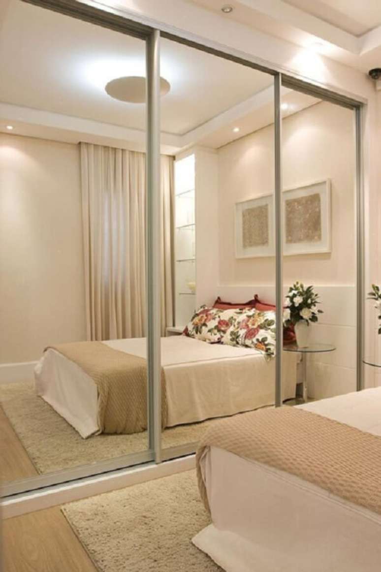 5- Utilize espelhos  de corpo inteiro na decoração de quartos pequenos. Fonte: Pinterest