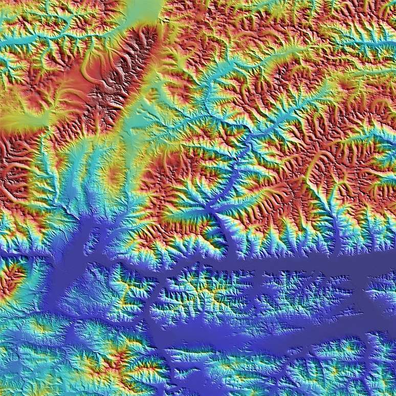 Tibet, na cordilheira dos Himalaias. As cores do mapa representam as elevações: vermelho (mais alto) e azul (mais baixo)