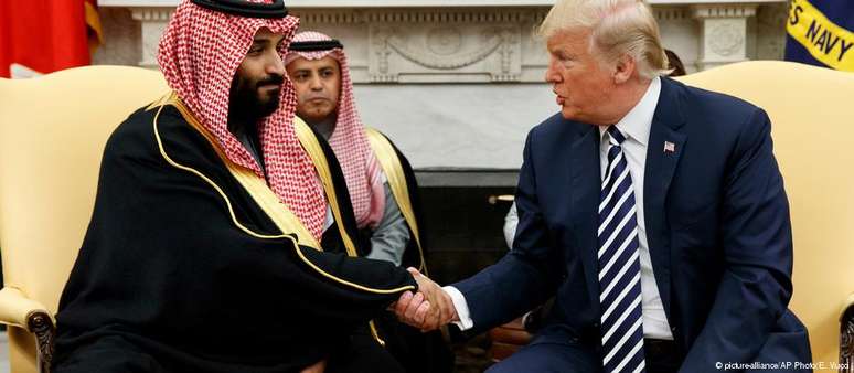 O presidente dos EUA, Donald Trump, e o príncipe herdeiro saudita, Mohammed bin Salman, durante encontro em março