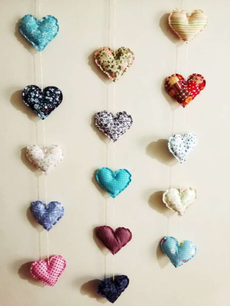 42. Cortina de coração com estampas variadas. Foto de Pé de Feltro