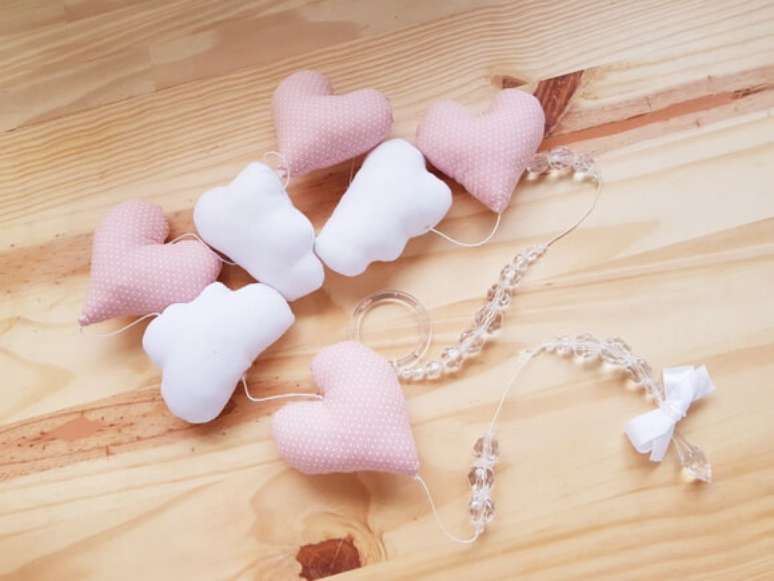 21. Cortina de cora&ccedil;&atilde;o com nuvens. Foto de Ateli&ecirc; Sonhos de Mimar