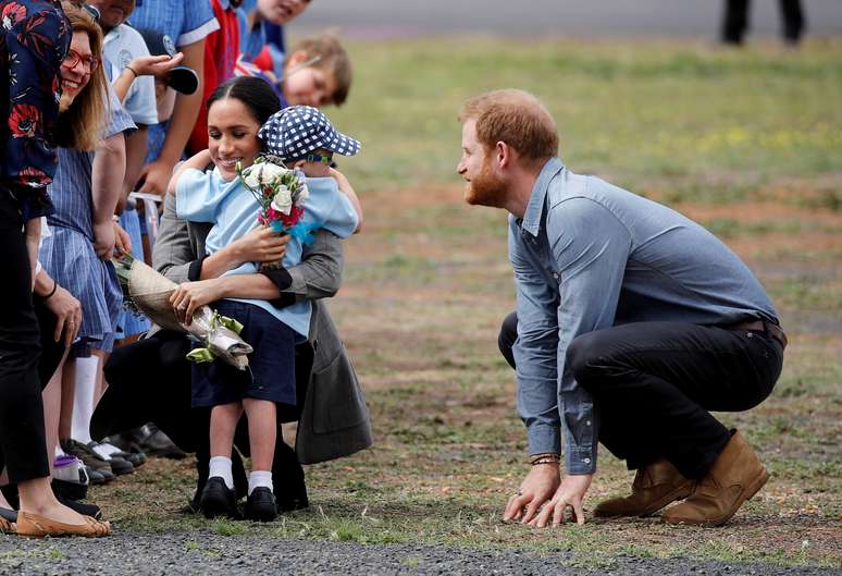 Príncipe Harry e a mulher, Meghan, em Dubbo, na Austrália 17/10/2018 REUTERS/Phil Noble