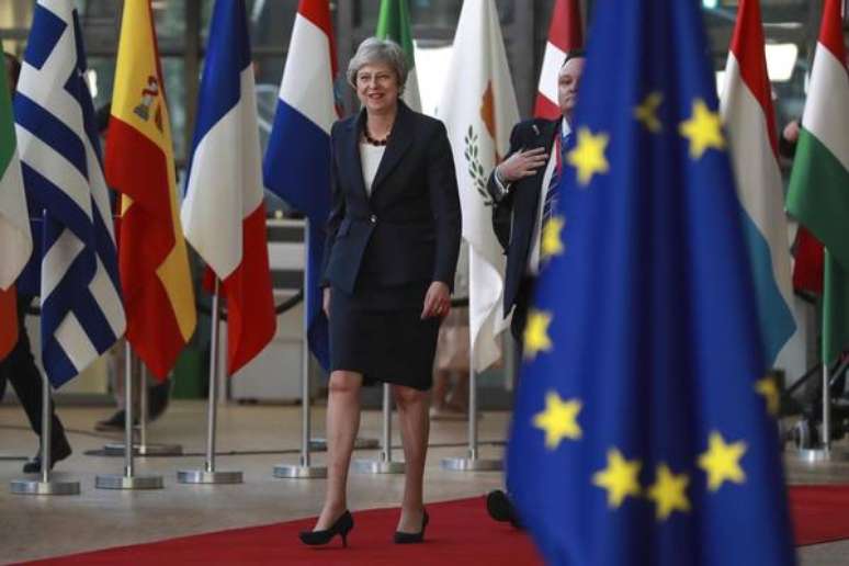 A primeira-ministra do Reino Unido, Theresa May, chega ao Conselho Europeu para cúpula de líderes