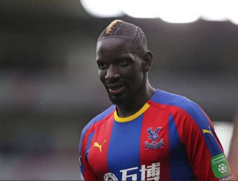 Atualmente no Crystal Palace, Sakho foi, recentemente, convocado para a Liga das Nações (Foto: Reprodução)