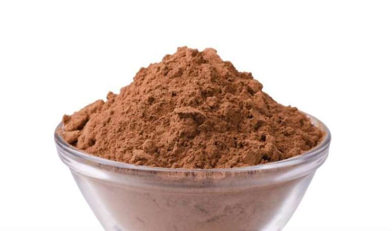 CACAU: ele &eacute; um superantioxidante. Cont&eacute;m triptofano, mat&eacute;ria prima para produzir serotonina, que d&aacute; aquela sensa&ccedil;&atilde;o de prazer e bem-estar. Mas aten&ccedil;&atilde;o: estamos falando de cacau, e n&atilde;o de chocolate (gordura + a&ccedil;&uacute;car + leite) 