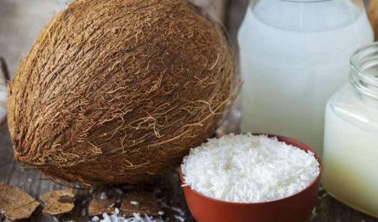 COCO: ele tamb&eacute;m &eacute; considerado uma boa gordura, que ajuda a controlar a fome 