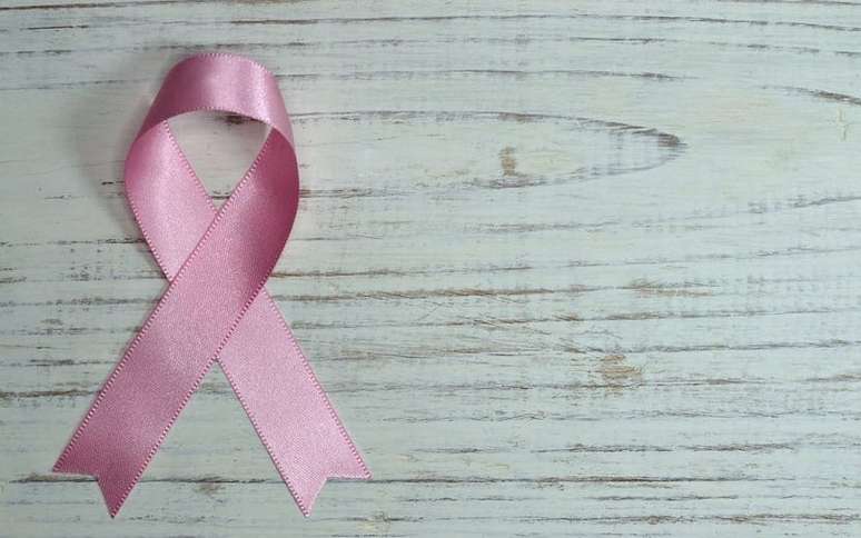 Outubro Rosa: exercícios físicos e alimentação na prevenção do câncer de mama