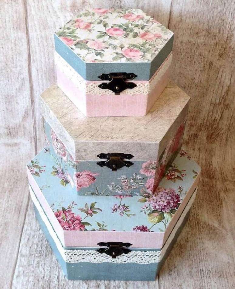 66. Lindo conjunto de caixa de MDF decorada com estilo vintage – Foto: Sashe