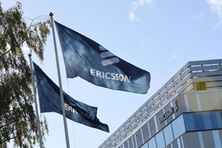 Bandeiras da Ericsson na sede da empresa em Estocolmo, Suécia
04/10/2016 TT NEWS AGENCY/Maja Suslin