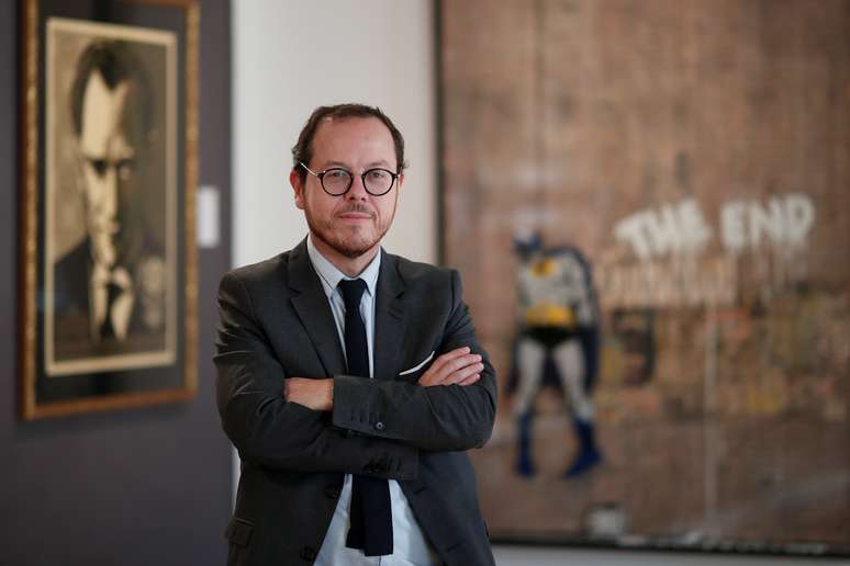 Arnaud Oliveux posa antes de leilão em Paris
 18/10/2018   REUTERS/Benoit Tessier 