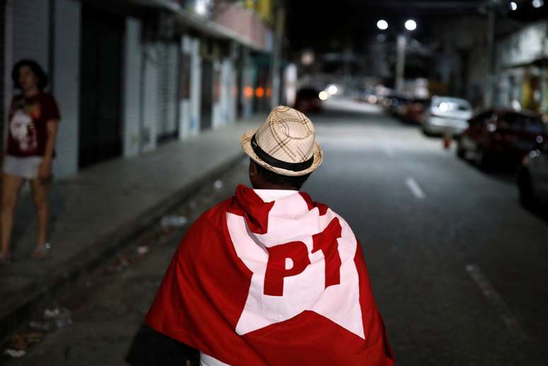 Simpatizante do PT em Fortaleza
07/10/2018 REUTERS/Amanda Perobelli