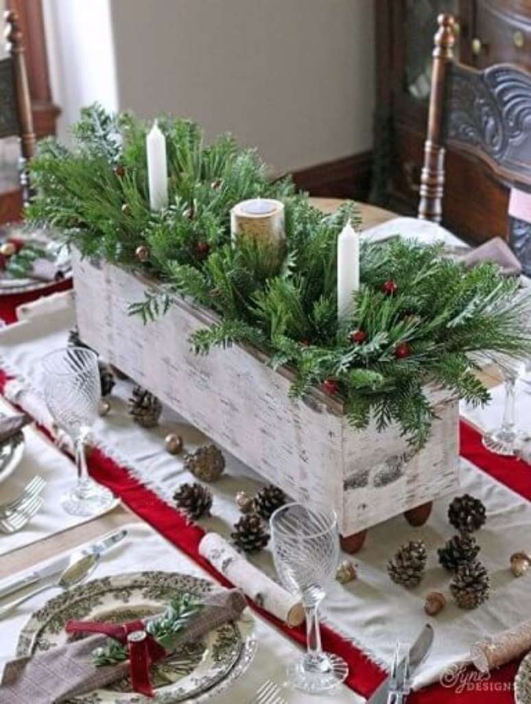 45. As decorações rústicas também podem ser usadas no natal. Foto de Country Living Magazine