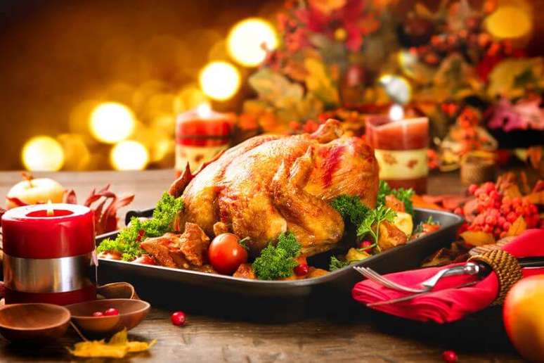 4. Na ceia de natal, a mesa &eacute; o principal. Foto de ShortList Dubai