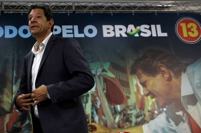 Candidato do PT &agrave; Presid&ecirc;ncia, Fernando Haddad, durante entrevista coletiva em S&atilde;o Paulo
18/10/2018 REUTERS/Paulo Whitaker