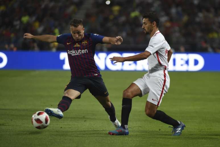 Barcelona e Sevilla fizeram a final da Supercopa da Espanha (Foto: FADEL SENNA / AFP)