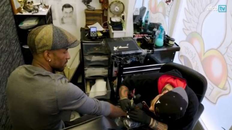 Jermain Defoe fez uma tatuagem para homenagear o fã mirim, Bradley Lowery (Foto: Reprodução/Instagram)