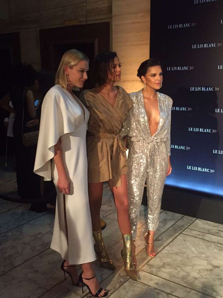 Marquezine ao lado de Fiorella Mattheis e Mariana Rios, no Jockey Club de São Paulo