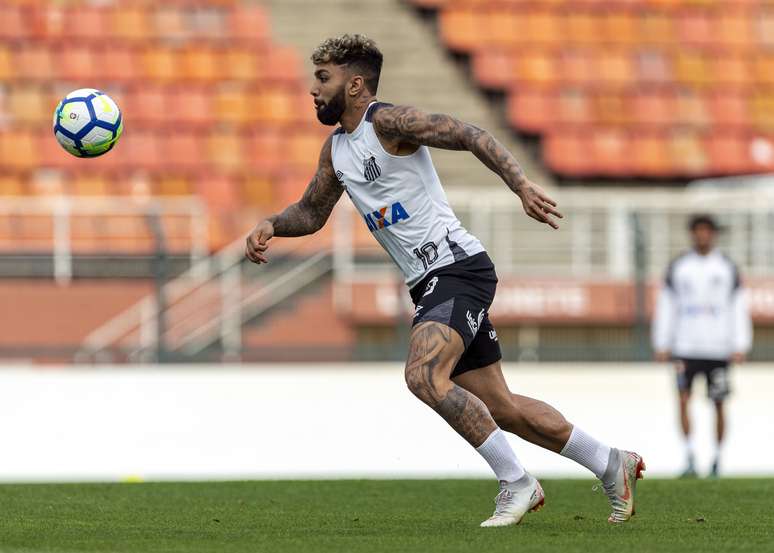 O atacante Gabriel Barbosa, provavelmente de saída do Santos