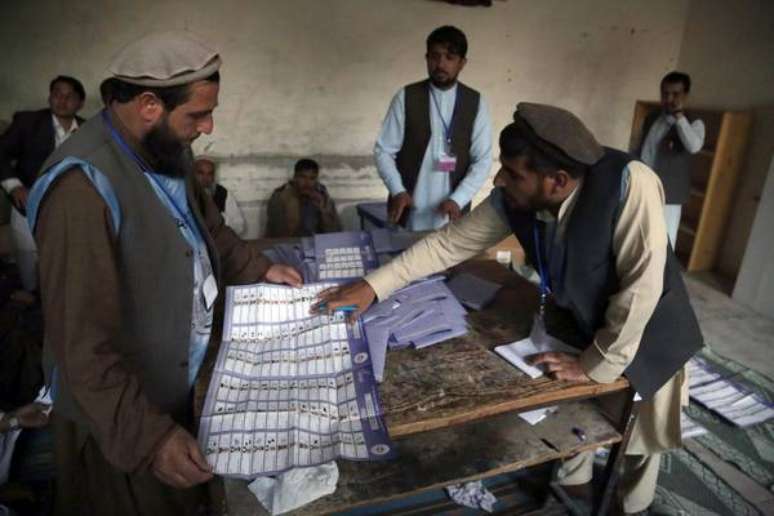 Ataques deixam 50 mortos em dia de eleição no Afeganistão