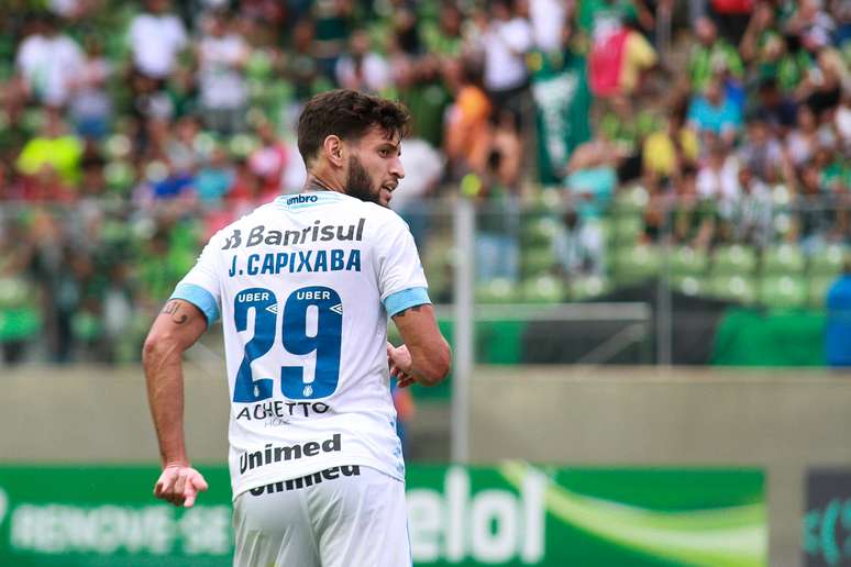 Juninho Capixaba em América-MG x Grêmio